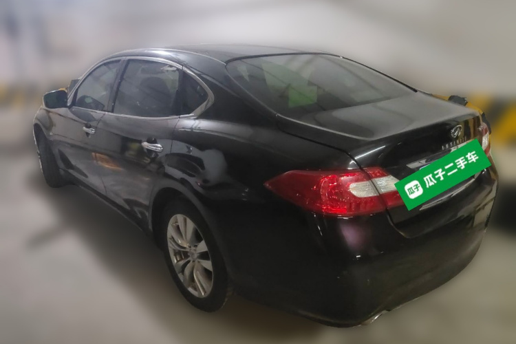 英菲尼迪Q70 2013款 Q70L 2.5L 舒适版车身外观5