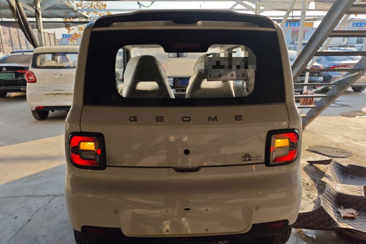 吉利银河 熊猫 2025款 210km 元气熊车身外观6