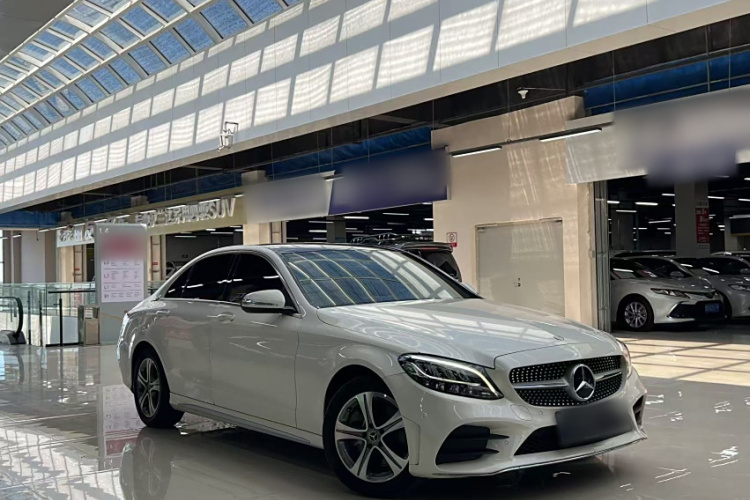 奔驰C级 2019款 C 260 L 运动版车身外观6002
