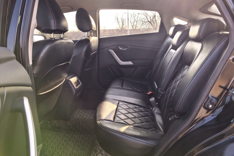 启辰T90 2017款 2.0L 手动辰尚版中控内饰7002