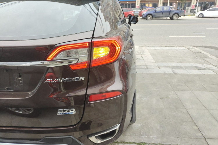 本田 冠道 2017款 370TURBO 四驱尊享版车身外观9