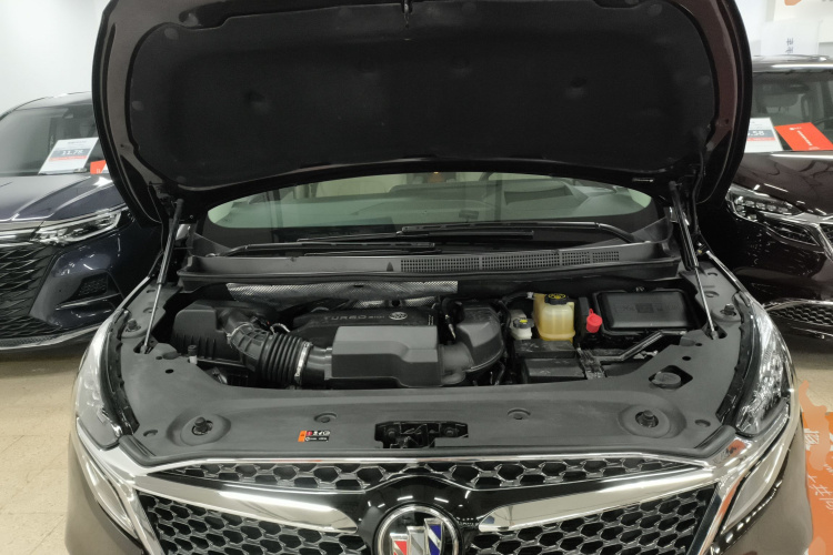 别克GL8 2020款 Avenir艾维亚 六座贤礼版机舱底盘24