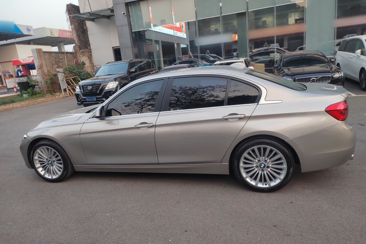 宝马3系 2018款 320Li 时尚型车身外观4