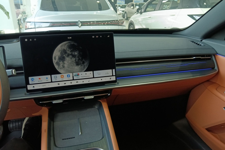 东风奕派 eπ007 2025款 纯电 565四驱Max领航版中控内饰12