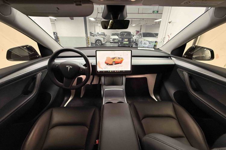 特斯拉 Model Y 2024款 后轮驱动版中控内饰7002