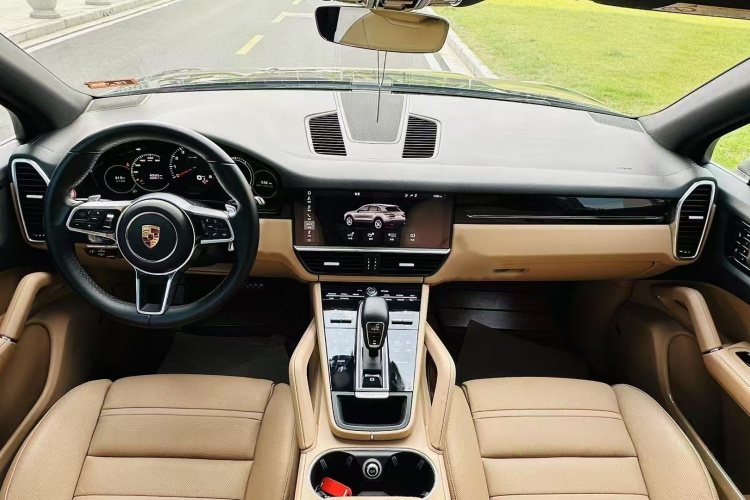 保时捷 2018款 Cayenne 3.0T中控内饰7002