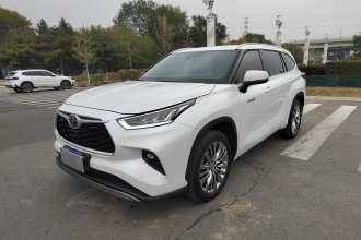 丰田 汉兰达 2022款 双擎 2.5L 四驱尊贵版 7座