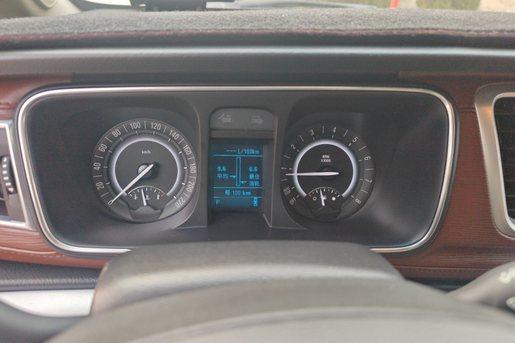 别克GL8 2017款 25S 豪华型 国V局部细节14