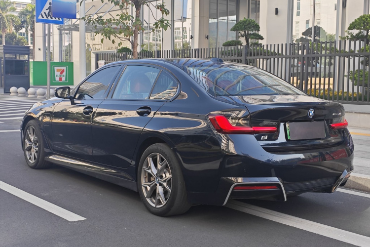 宝马i3 2022款 eDrive 35 L车身外观6008