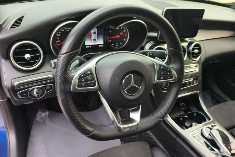 奔驰C级 2018款 C 200 运动版局部细节13