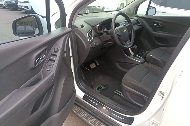 雪佛兰 创酷 2017款 1.4T 自动两驱舒适型中控内饰20