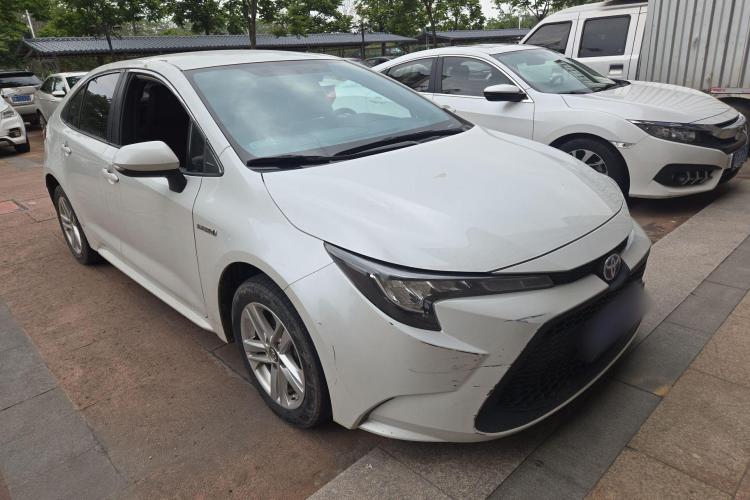 丰田 雷凌 2021款 双擎 1.8H E-CVT进取版车身外观3