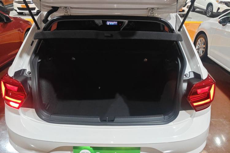 大众 Polo 2019款 Plus 1.5L 自动全景乐享版机舱底盘23