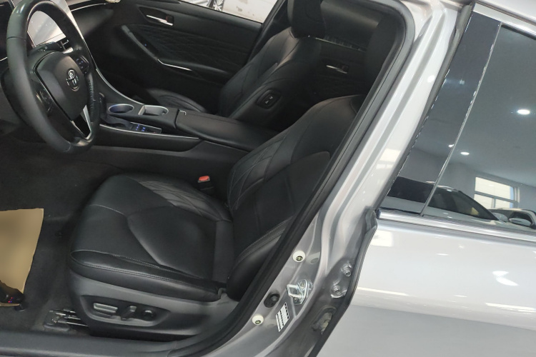 丰田 亚洲龙 2022款 双擎 2.5L XLE尊贵版中控内饰19