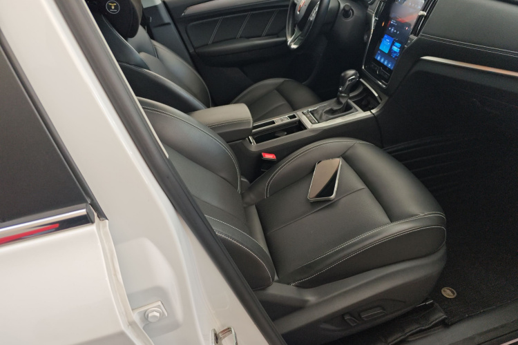 荣威RX5 2020款 20T 自动Ali智联网超越智臻版局部细节41