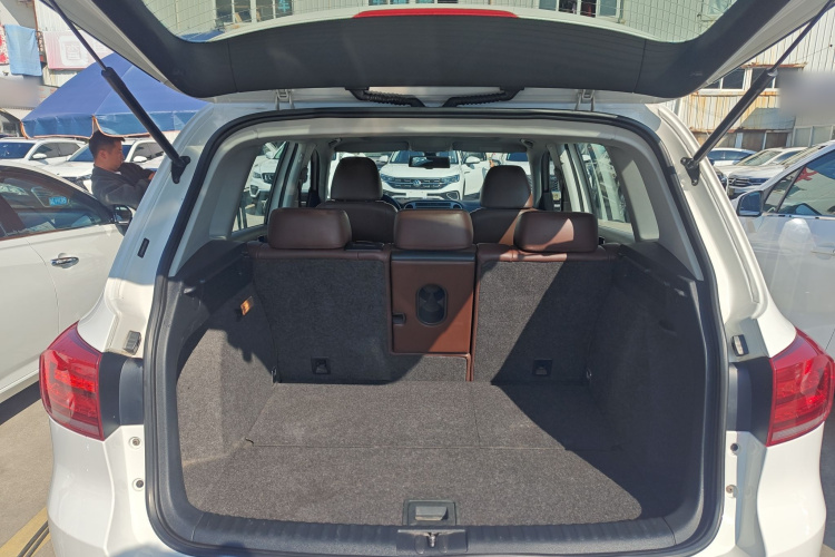 大众 途观 2015款 1.8TSI 自动四驱豪华型机舱底盘23