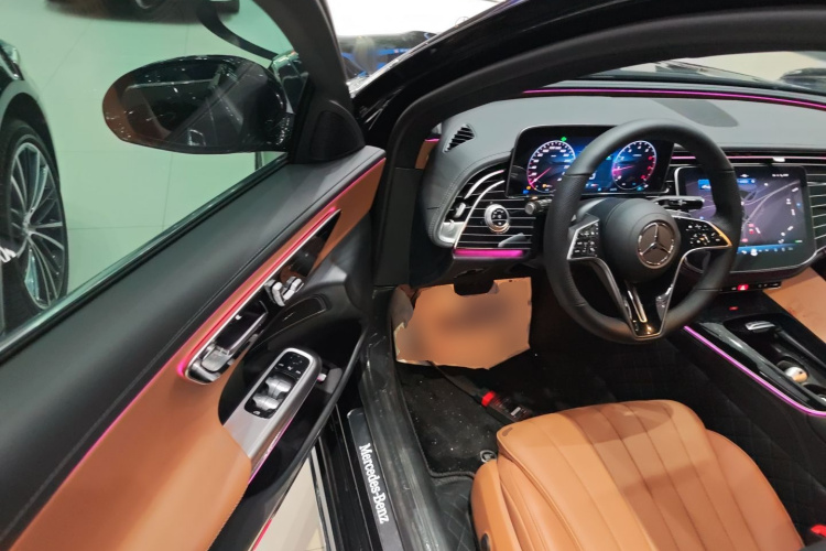 奔驰E级 2024款 E 260 L中控内饰20