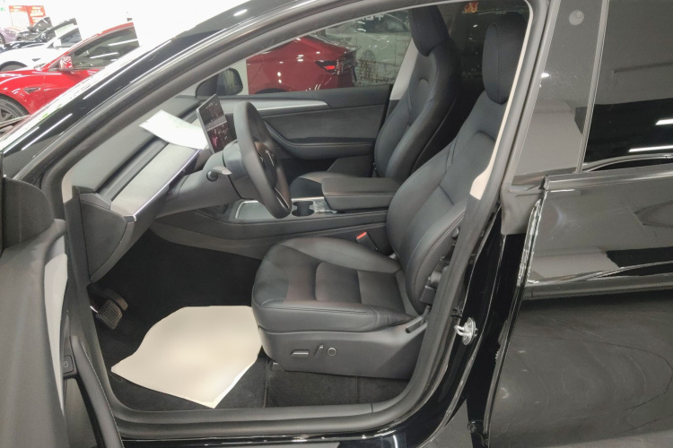 特斯拉 Model Y 2023款 后轮驱动版中控内饰19