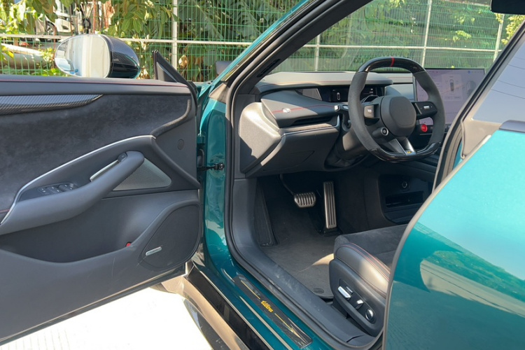 小米汽车 小米SU7 Ultra 2025款 Ultra中控内饰7004