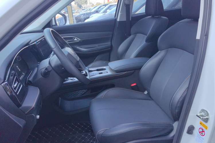 长安X7 PLUS 2024款 1.5T 自动尊耀型 7座中控内饰19