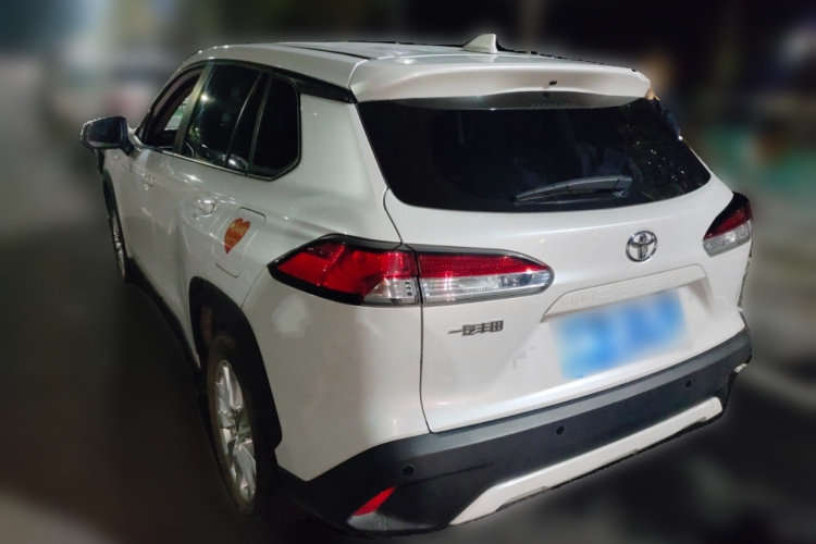 丰田 卡罗拉锐放 2023款 2.0L 先锋版车身外观5