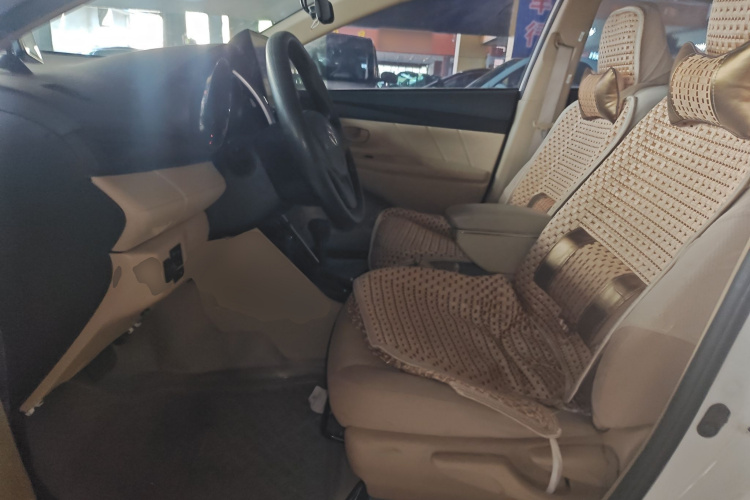 丰田 威驰 2014款 1.5L 自动智臻版中控内饰19