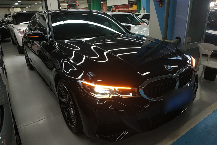 宝马3系 2022款 320Li M运动套装车身外观6002