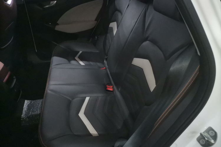 凯翼 轩度 2021款 1.5T CVT扎起版中控内饰7004