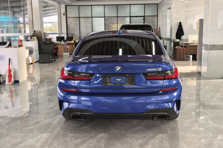 宝马3系 2022款 325i M运动曜夜套装车身外观6009