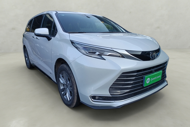 丰田 赛那SIENNA 2024款 2.5L混动 四驱尊贵版车身外观3