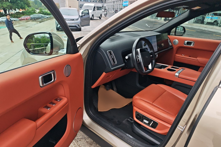 理想汽车 理想L9 2022款 Max中控内饰7003
