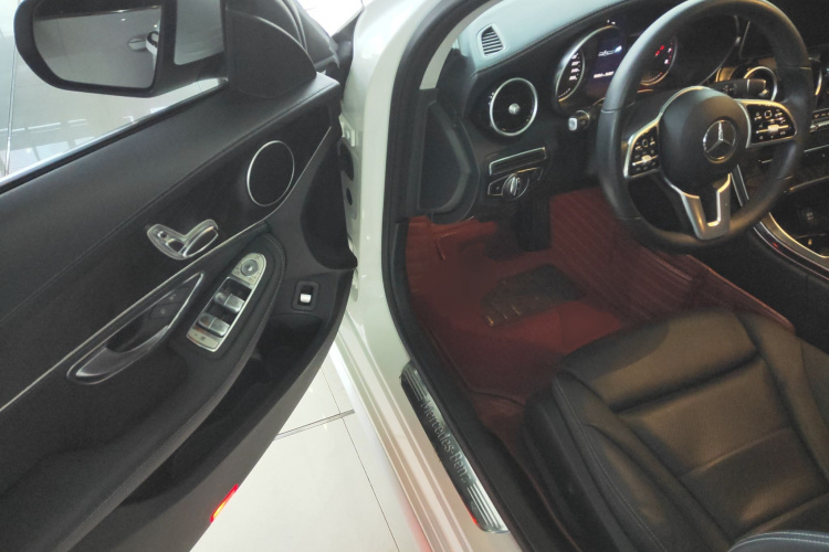 奔驰C级 2019款 C 180 L 时尚型运动版中控内饰7003