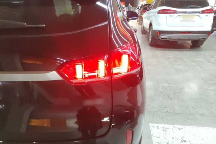 魏牌 VV5 2019款 升级款 2.0T 两驱超豪型 国V车身外观6006