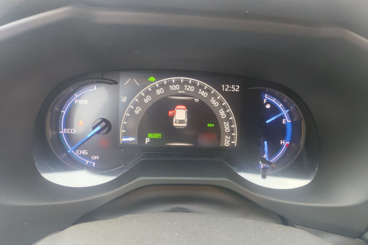 丰田 威兰达 2020款 双擎 2.5L E-CVT两驱科技版局部细节14