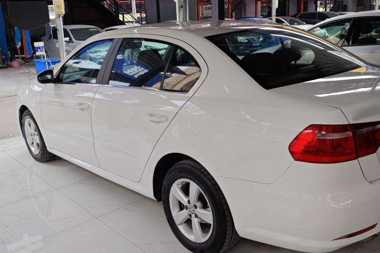 大众 朗逸 2015款 1.6L 自动风尚版车身外观6003