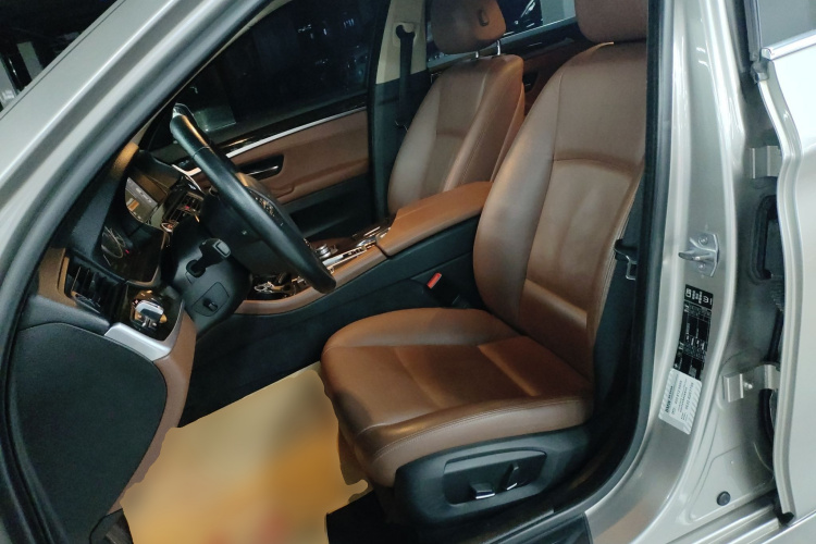 宝马5系 2014款 525Li 领先型中控内饰19