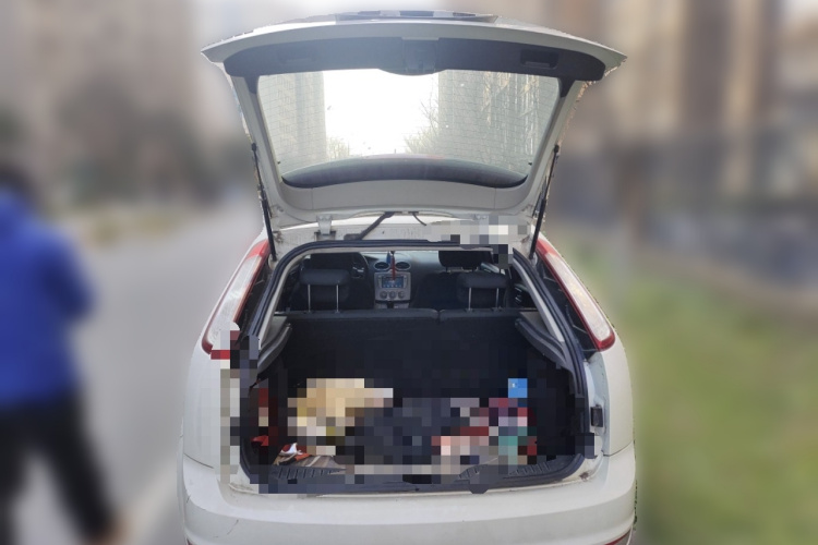 福特 福克斯 2013款 两厢经典 1.8L 自动基本型中控内饰23