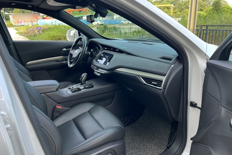 凯迪拉克XT4 2018款 28T 两驱豪华型中控内饰7008