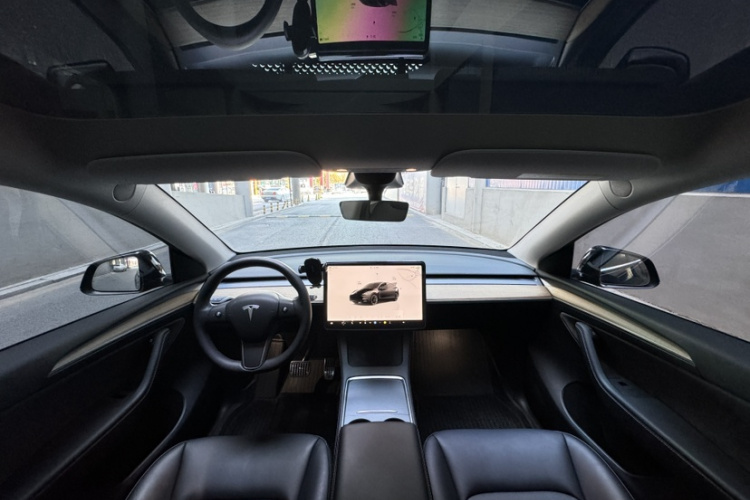 特斯拉 Model Y 2022款 后轮驱动版中控内饰7005