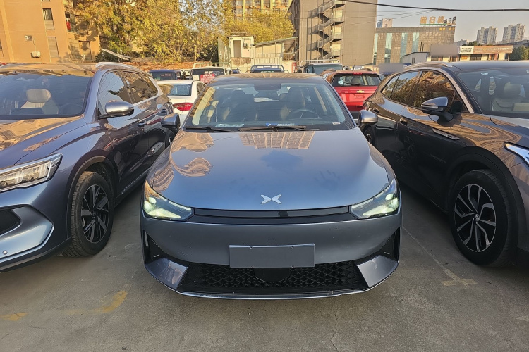 小鹏P5 2023款 智行版车身外观2