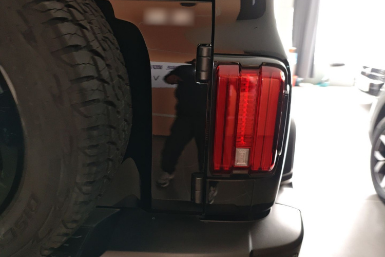 坦克300 2021款 越野版 2.0T 征服者车身外观6006