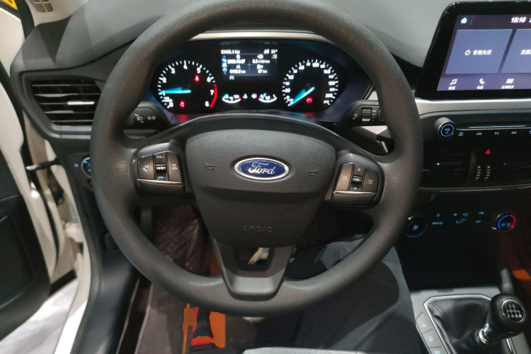 福特 福克斯 2019款 三厢 1.5L 手动锋跃型 国V局部细节13