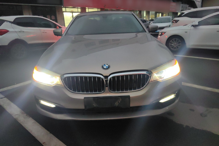 宝马5系 2018款 528Li 上市特别版车身外观6001