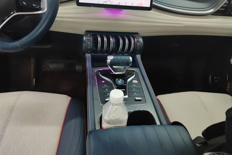 比亚迪 元PLUS 2022款 430KM 尊贵型局部细节18