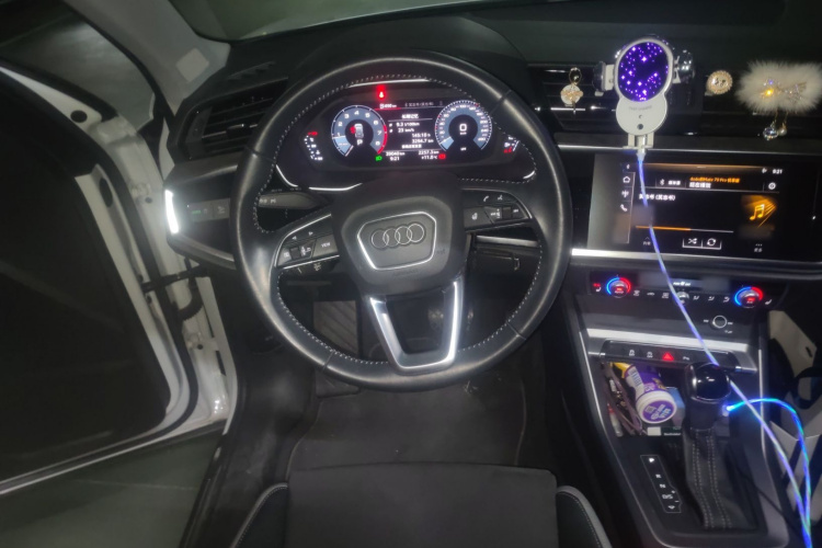 奥迪Q3 2019款 35 TFSI 进取动感型中控内饰13