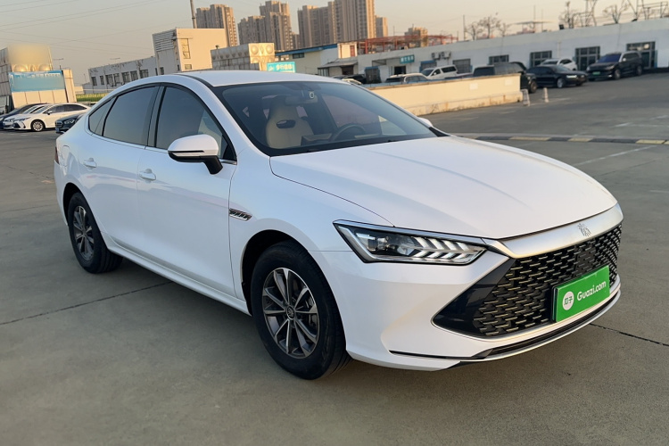 比亚迪 秦PLUS 2024款 荣耀版 DM-i 55KM领先型车身外观6002