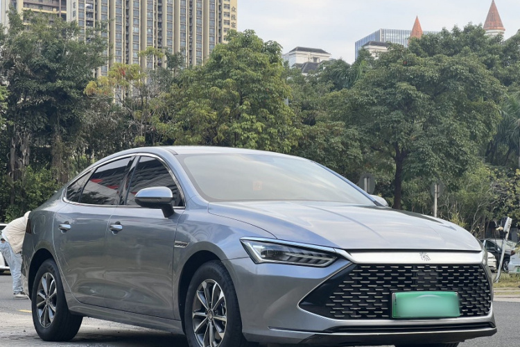 比亚迪 秦PLUS 2023款 冠军版 DM-i 55KM领先型车身外观6005