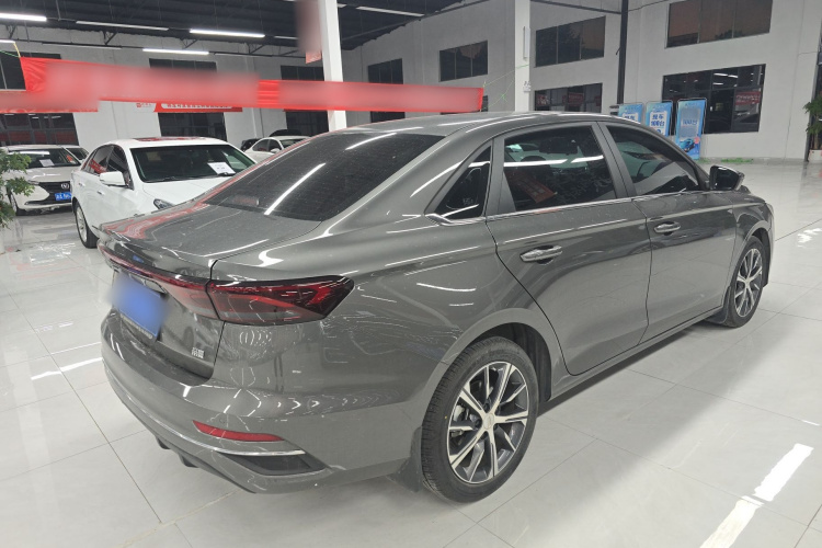 吉利汽车 帝豪 2023款 第4代冠军版 1.5L CVT尊贵型车身外观6005