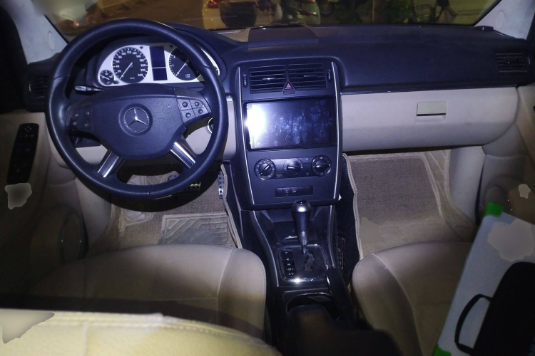 奔驰B级 2009款 B 200 动感型中控内饰12