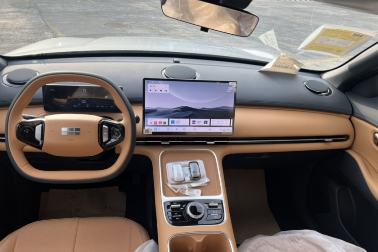 吉利银河 银河星舰7 EM-i 2025款 55km 启航版中控内饰7001